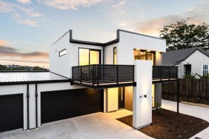 luxury on lynn website